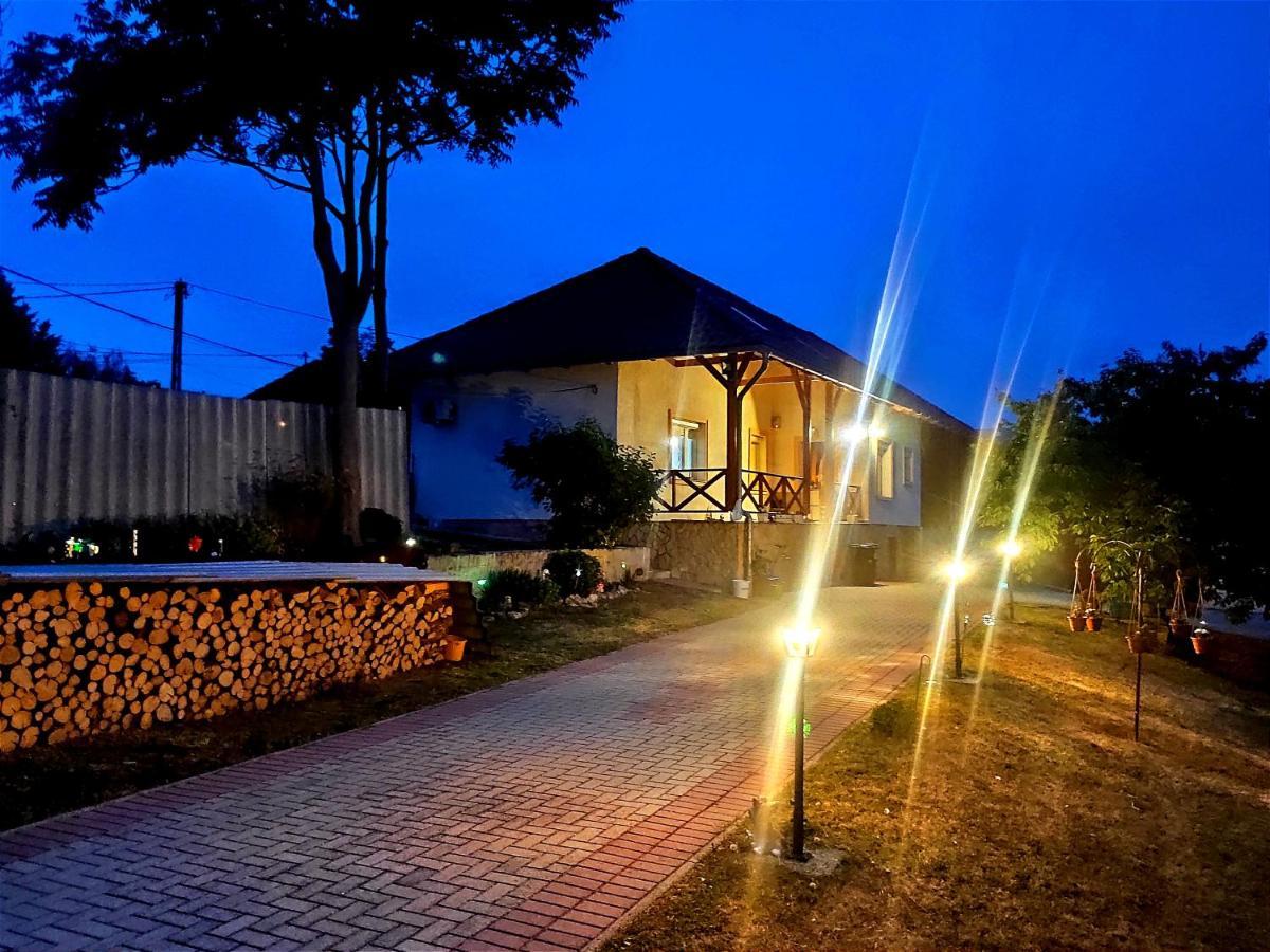 Szandra Vendeghaz Osku Dış mekan fotoğraf