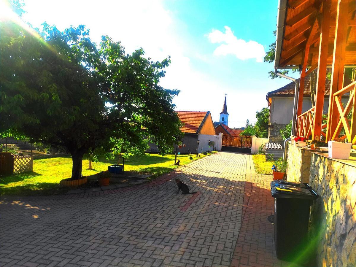 Szandra Vendeghaz Osku Dış mekan fotoğraf